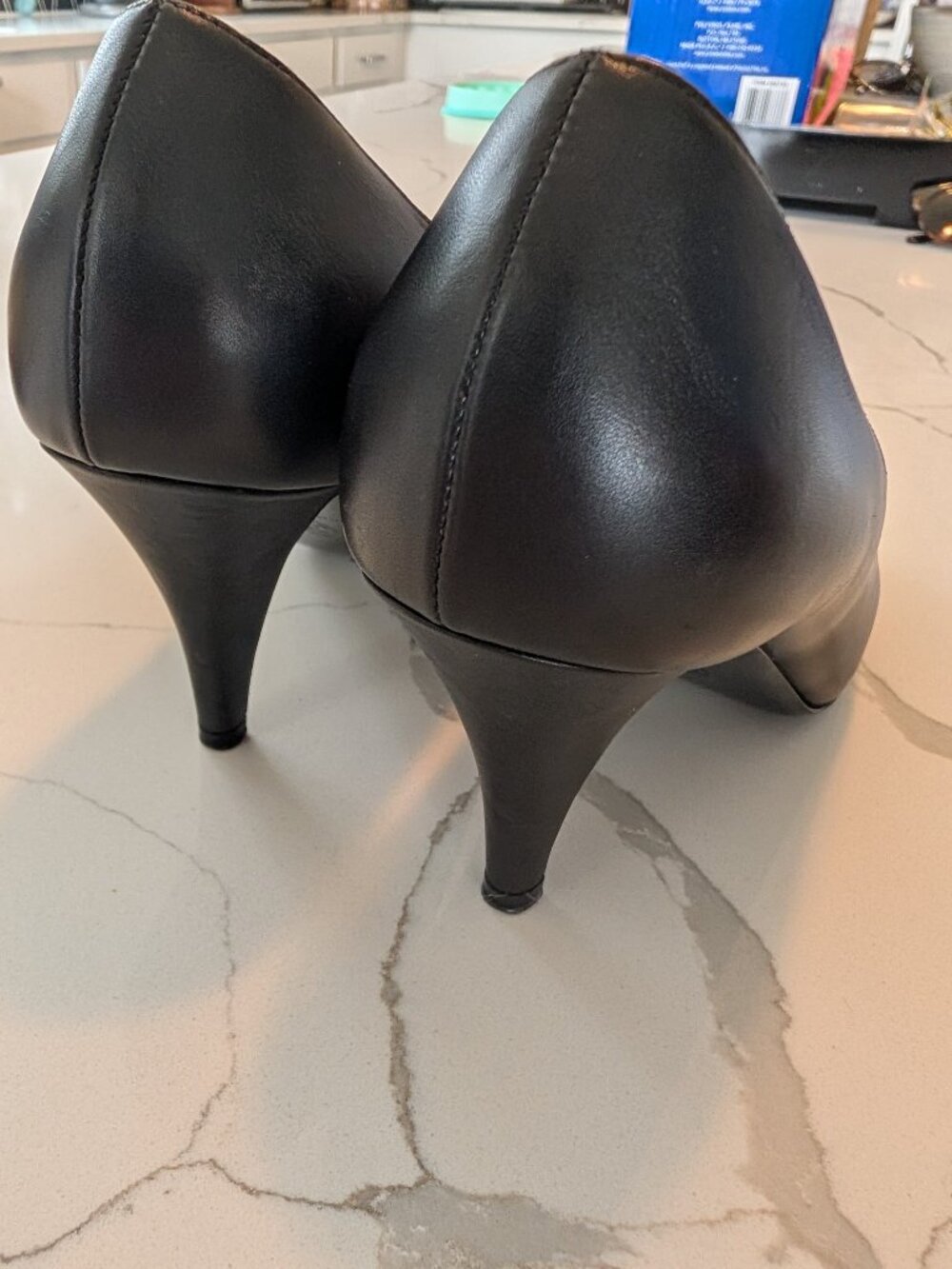Chanel 2010 Black Lambskin Chain Logo Pumps EU 39 like new! - Picture 7 of 7